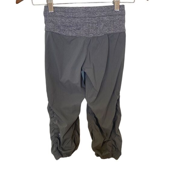 ivivva Live To Move Studio Crop Pants - Picture 7 of 9